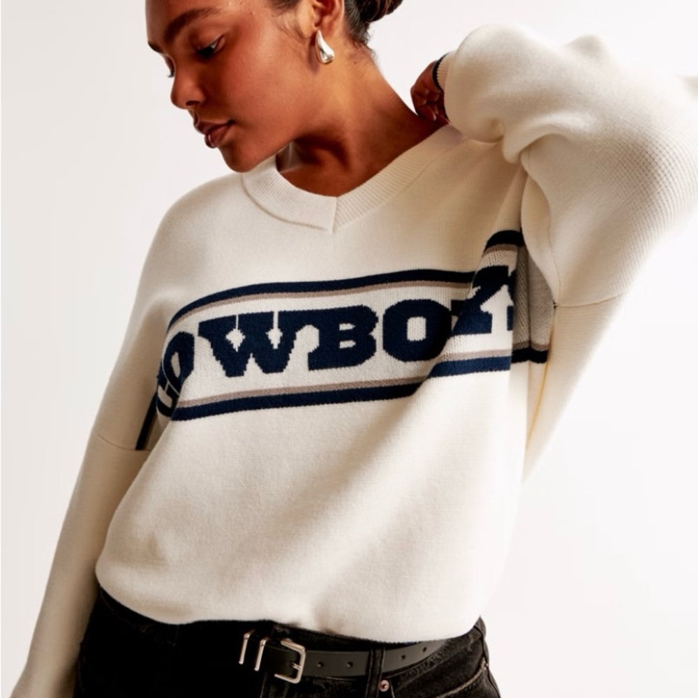 NWT Abercrombie & Fitch Cowboys Sweater